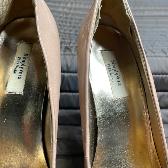 Vera Wang flesh tone patent heels - Picture 8 of 8